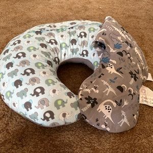 Barely used boppi with pillow case